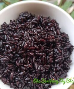 Cơm nấu từ gạo lứt tím than