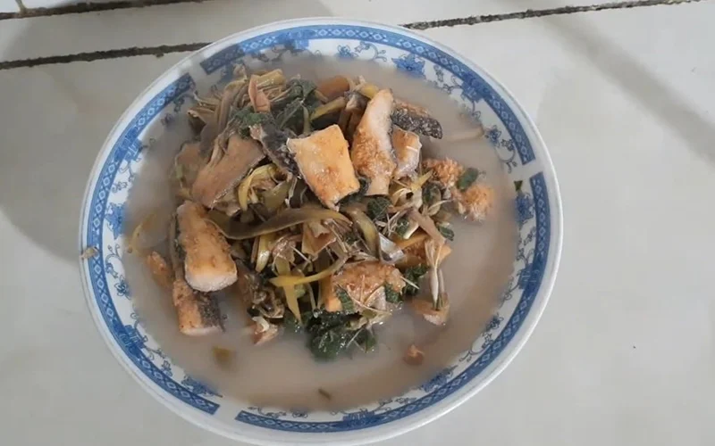 Canh tai chua khô