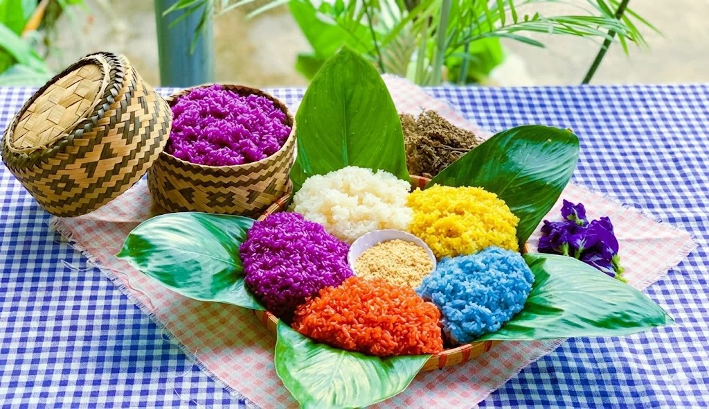 Ếp khẩu/Cóong khẩu: Hộp đựng xôi người Thái Ép Khẩu - Đồ đựng xôi của người Thái Tây Bắc
